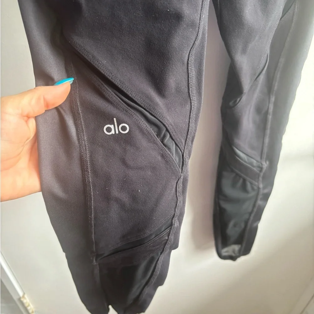 Alo Black Mesh Medium‎ Leggings medium athleisure workout yoga travel layered